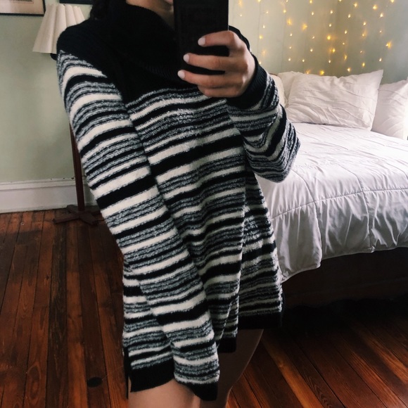 Calvin Klein Sweaters - Calvin Klein Back and White Striped Cowl Sweater